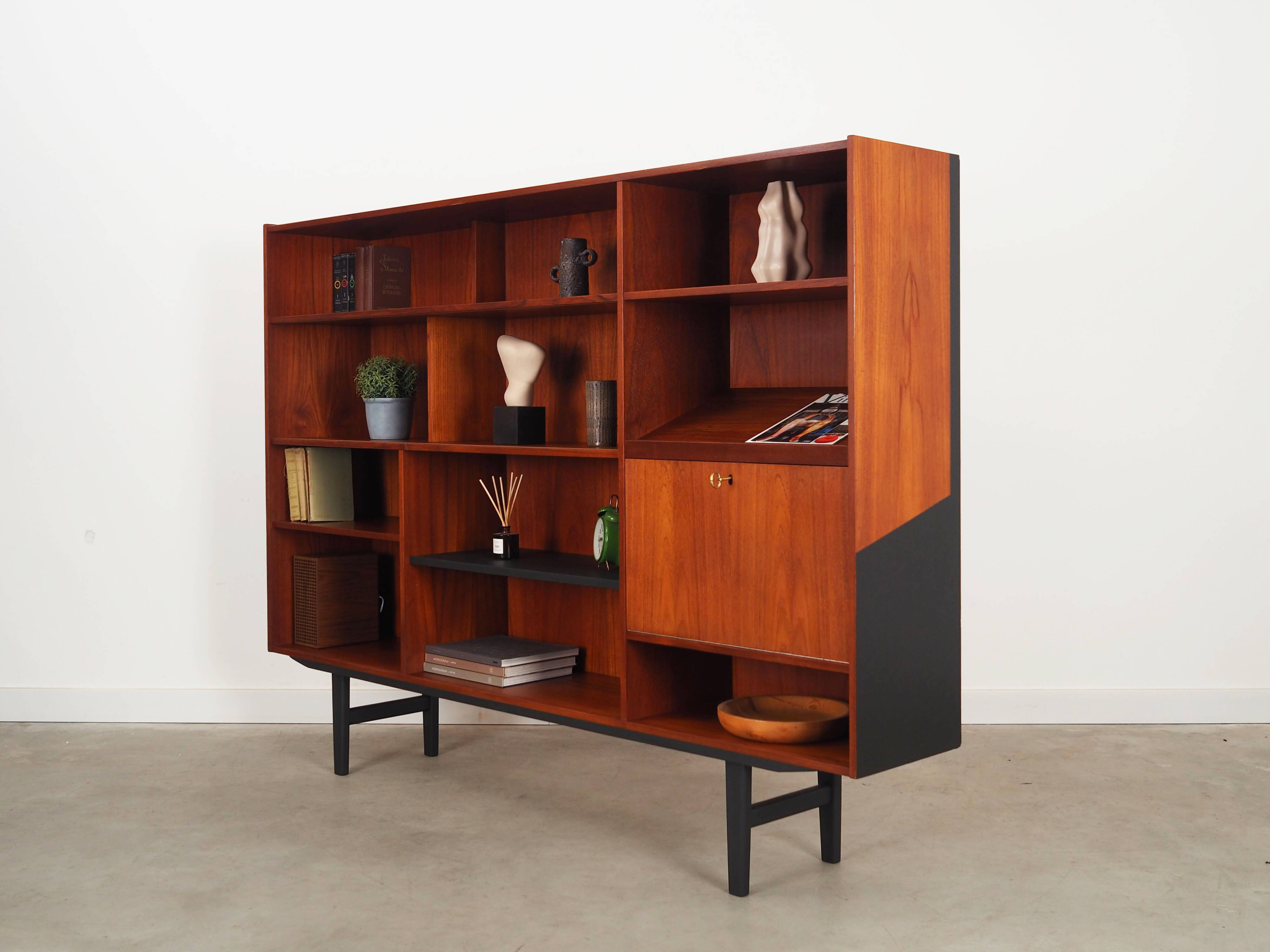 Teak bookcase, Danish design, 1970s, production: Denmark