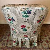 Toad in cloth armchair and its Ottoman