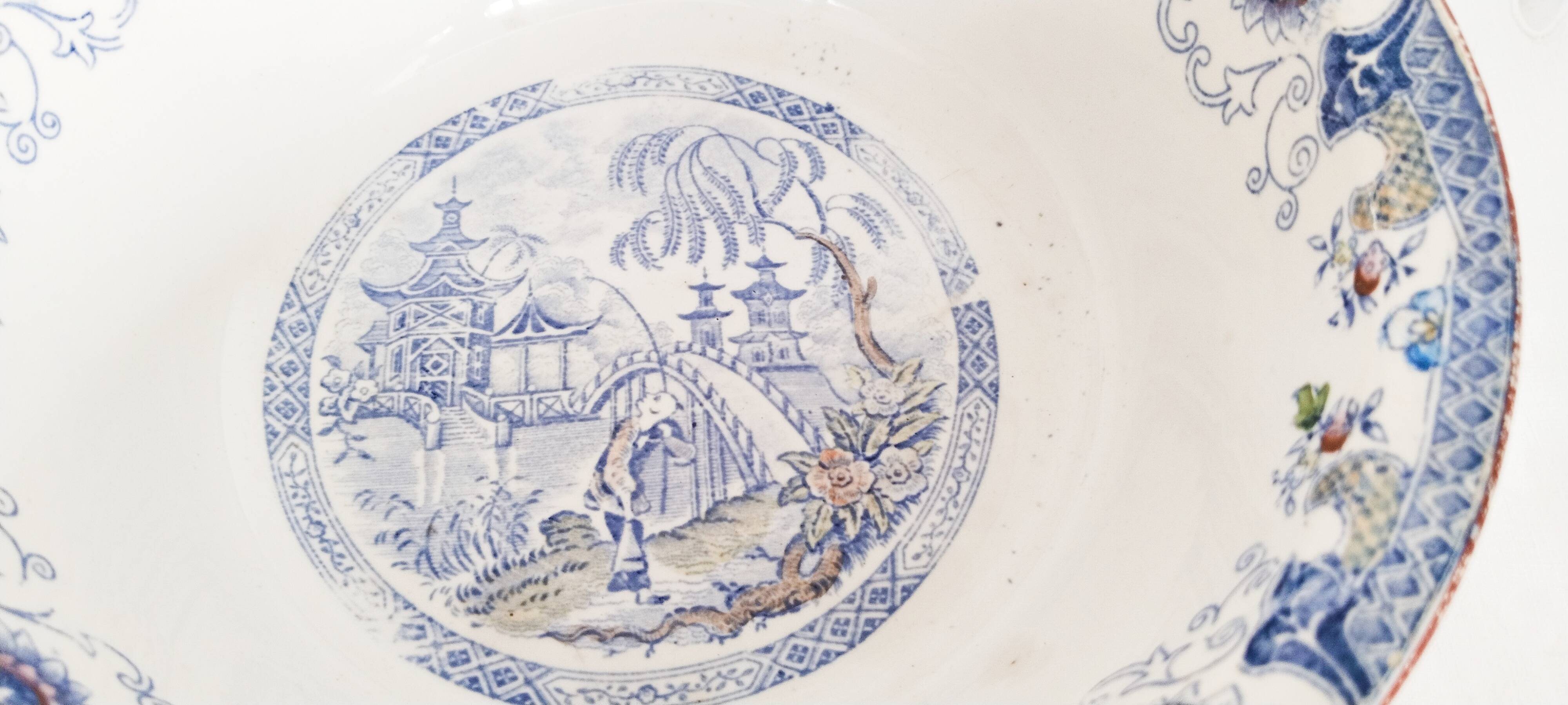 Sarreguemines earthenware salad bowl U and G, Japanese motif