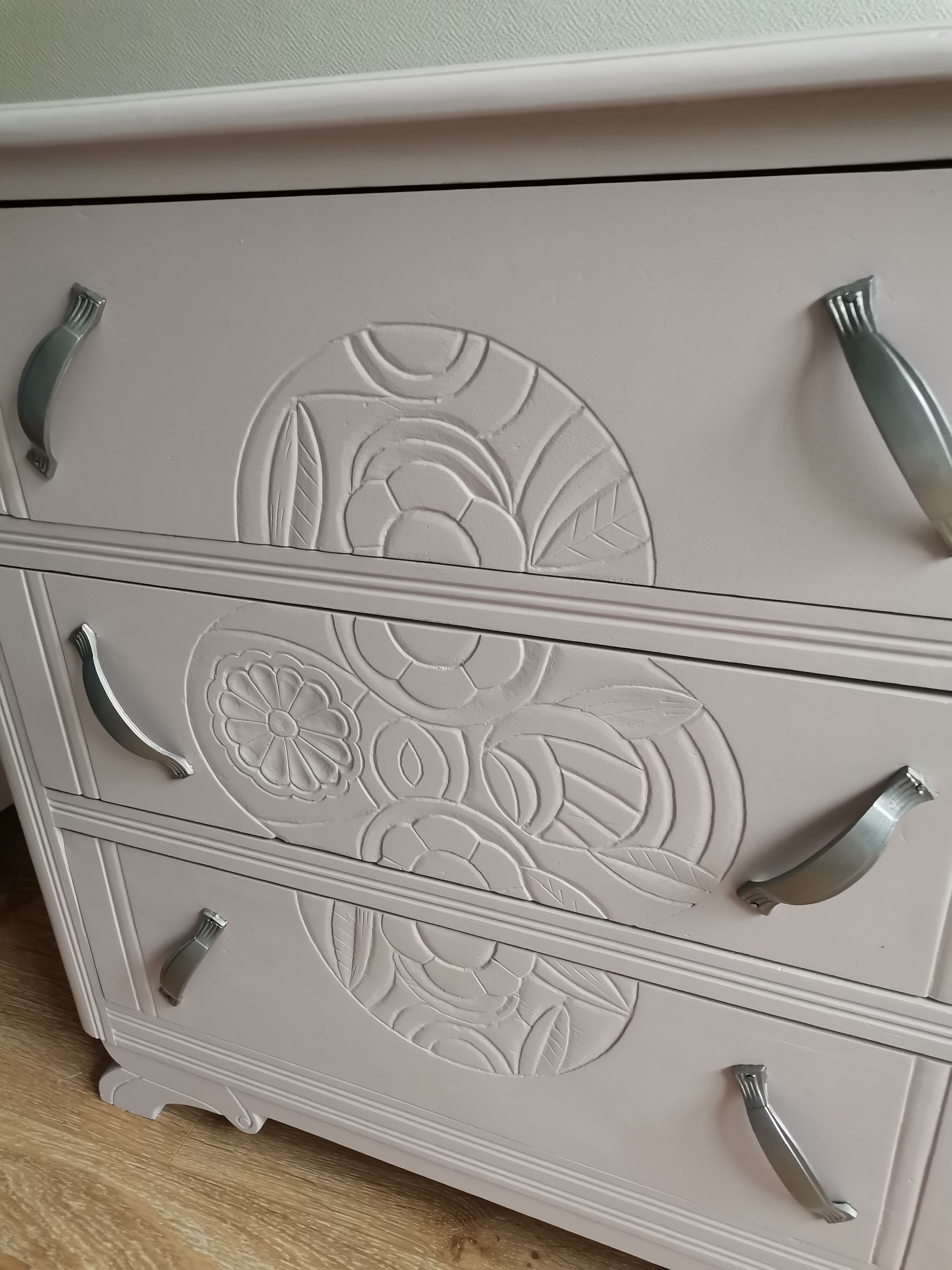Art Deco chest of drawers
