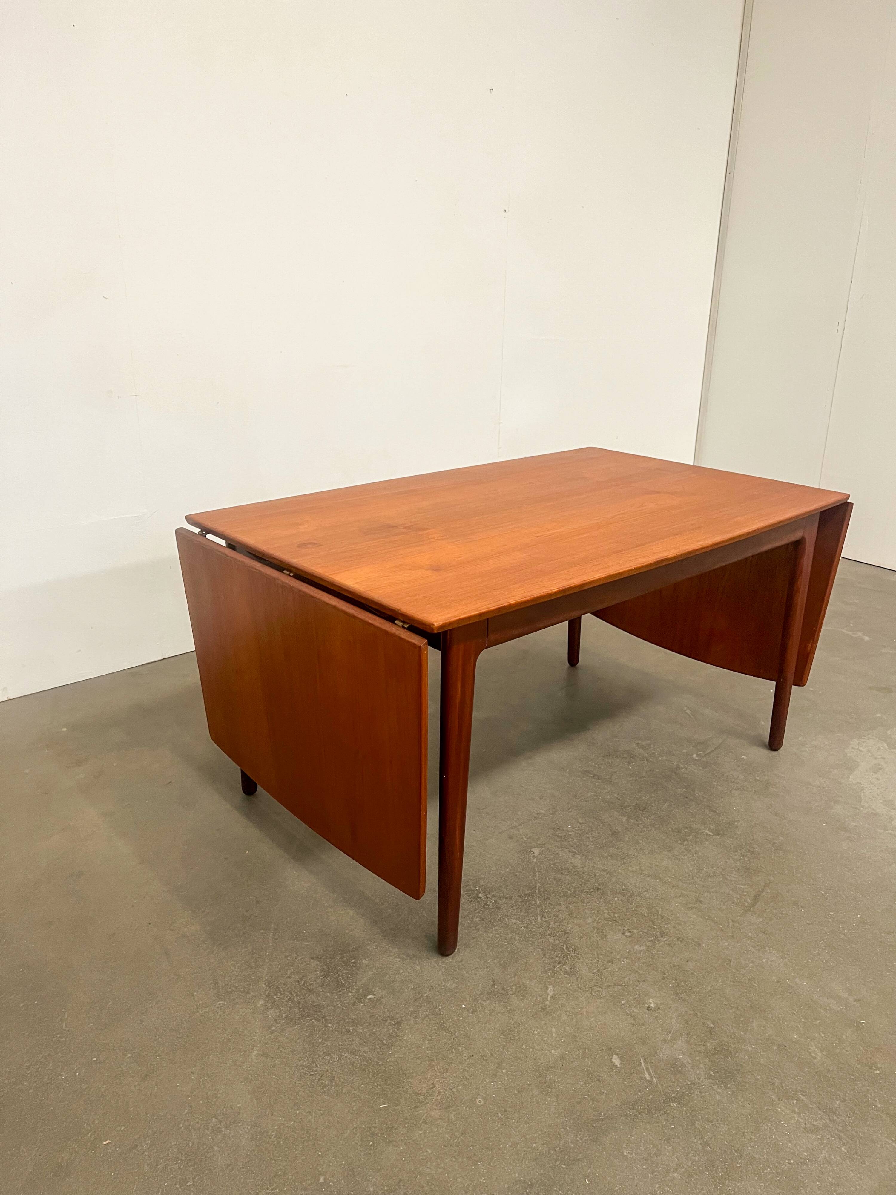 Extendable arne vodder table in teak – vamo – vintage scandinavian table year