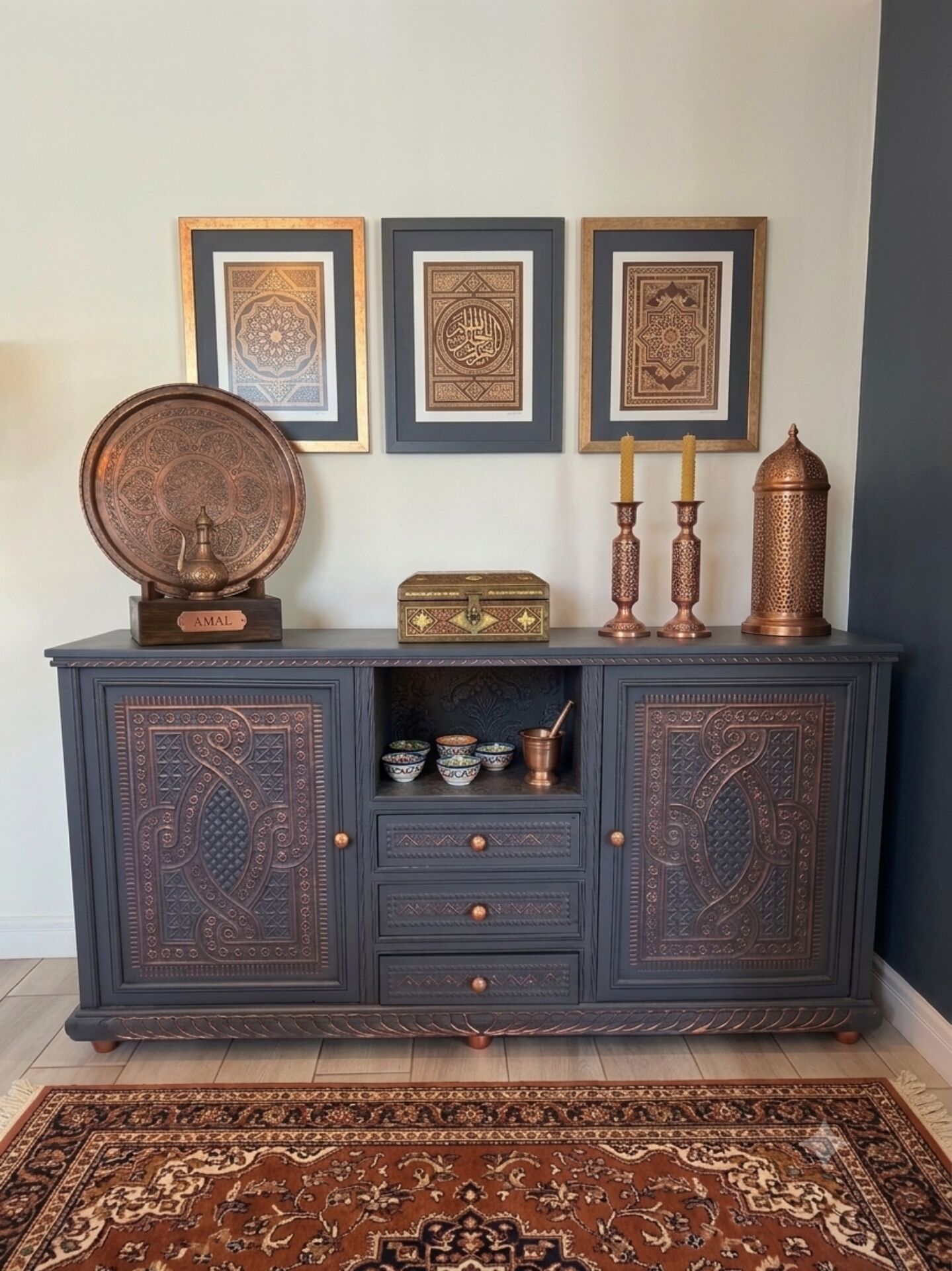 Buffet syrien gris anthracite et cuivre