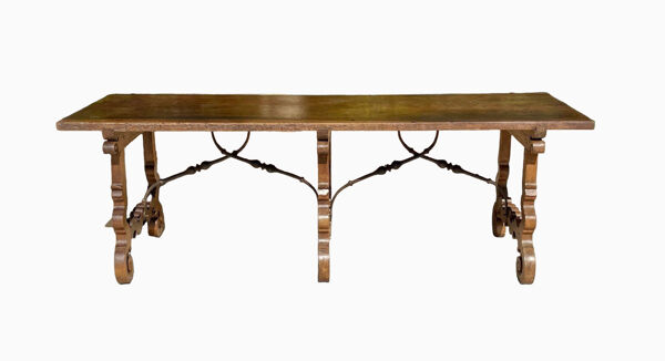 Table Espagnole en Noyer du XVIIe siècle