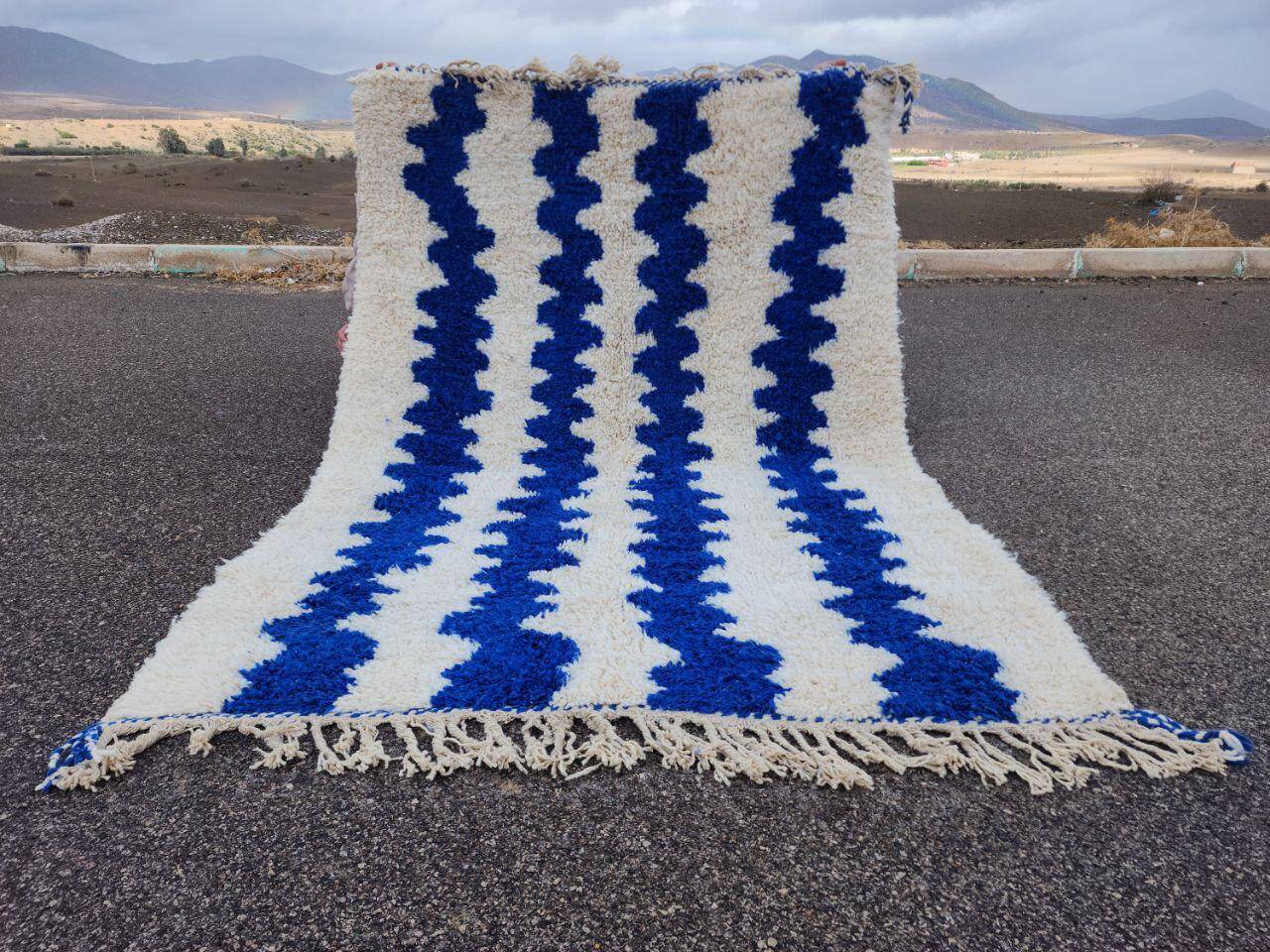 Traditional wool rug Morocco 3 x 2 m