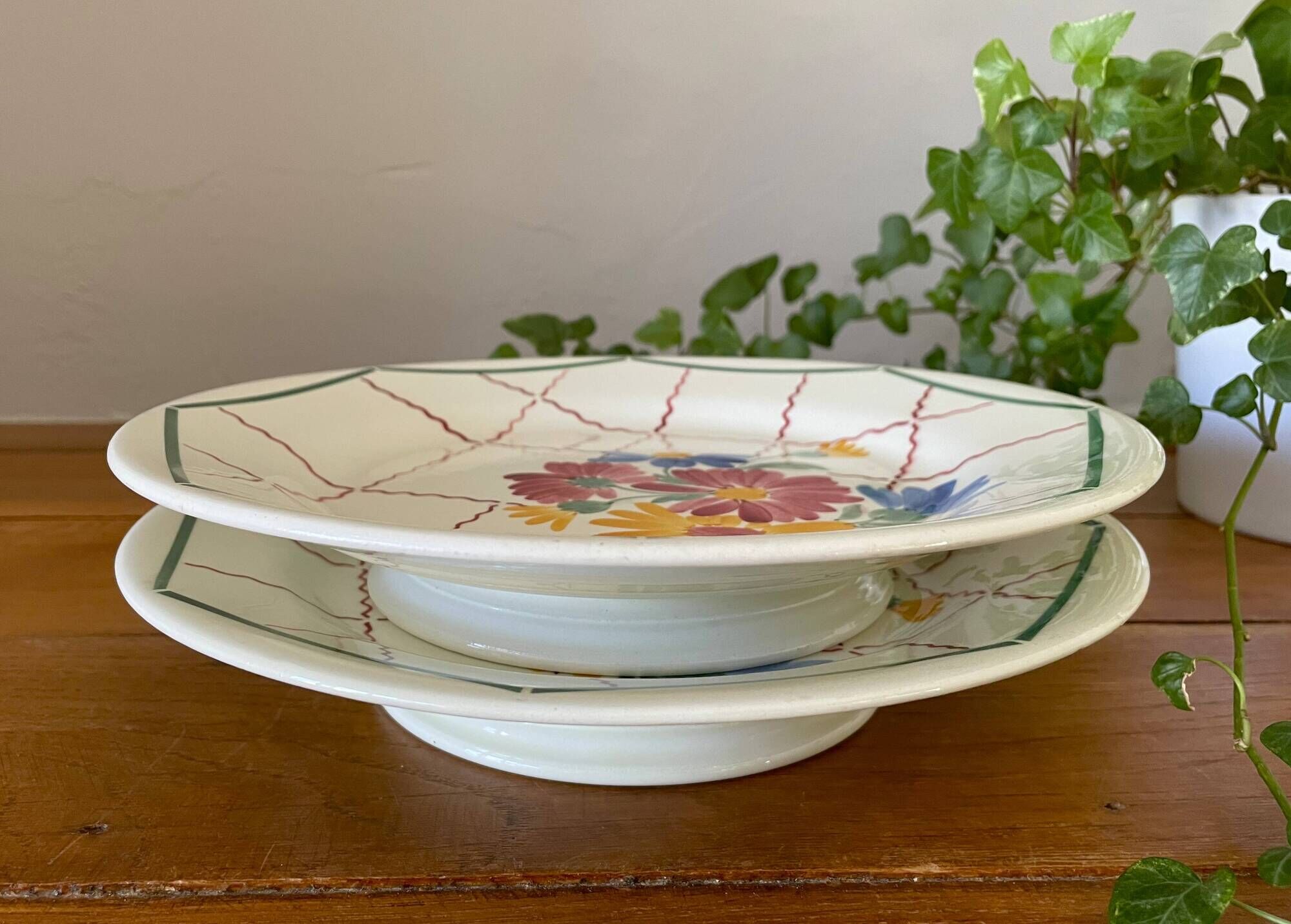 Pair of antique petits fours dishes in Choisy-le-Roi earthenware.