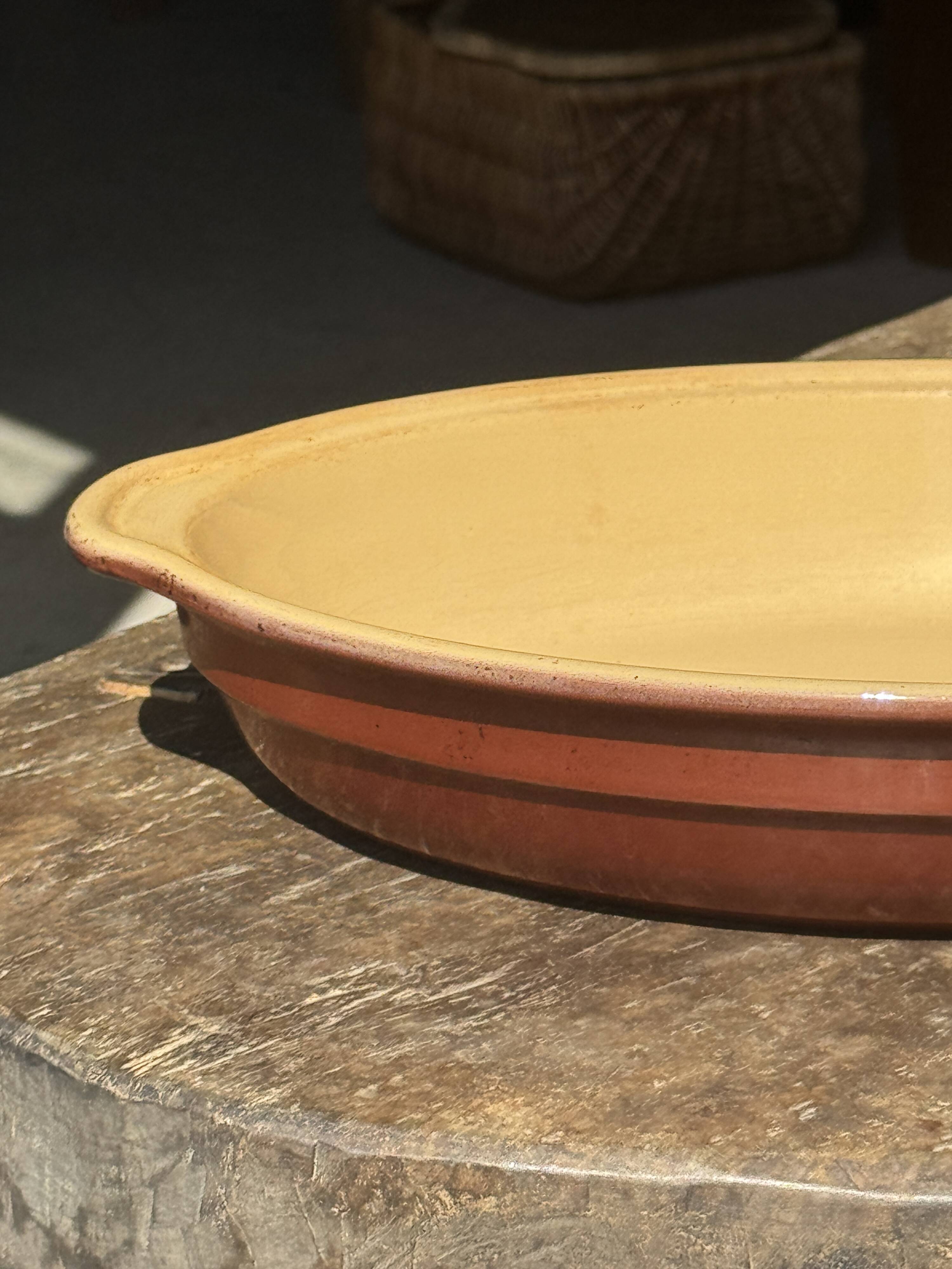 Huge oval oven dish with handle