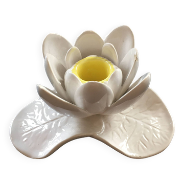 White water lily candlestick