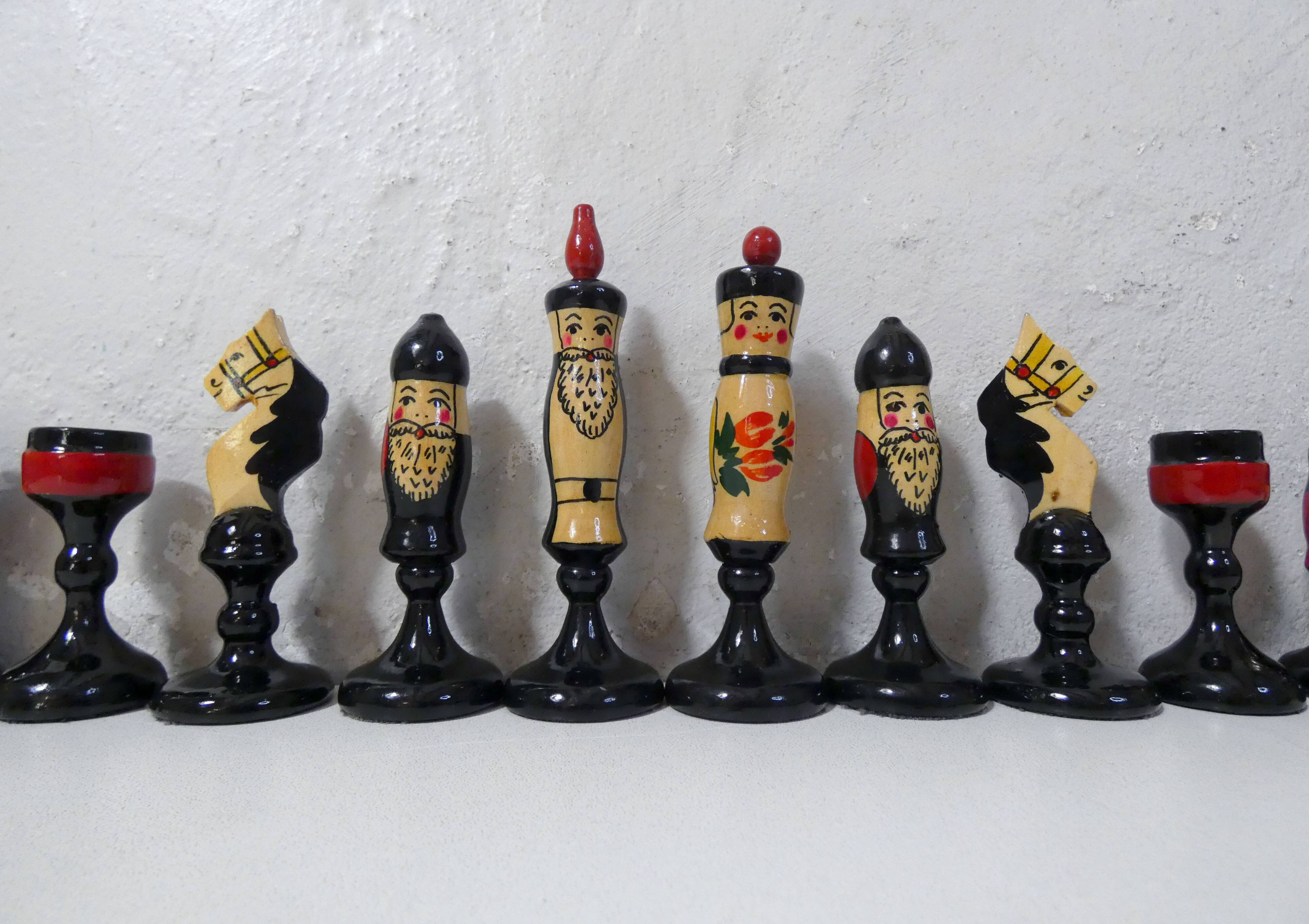 Khokhloma chess game