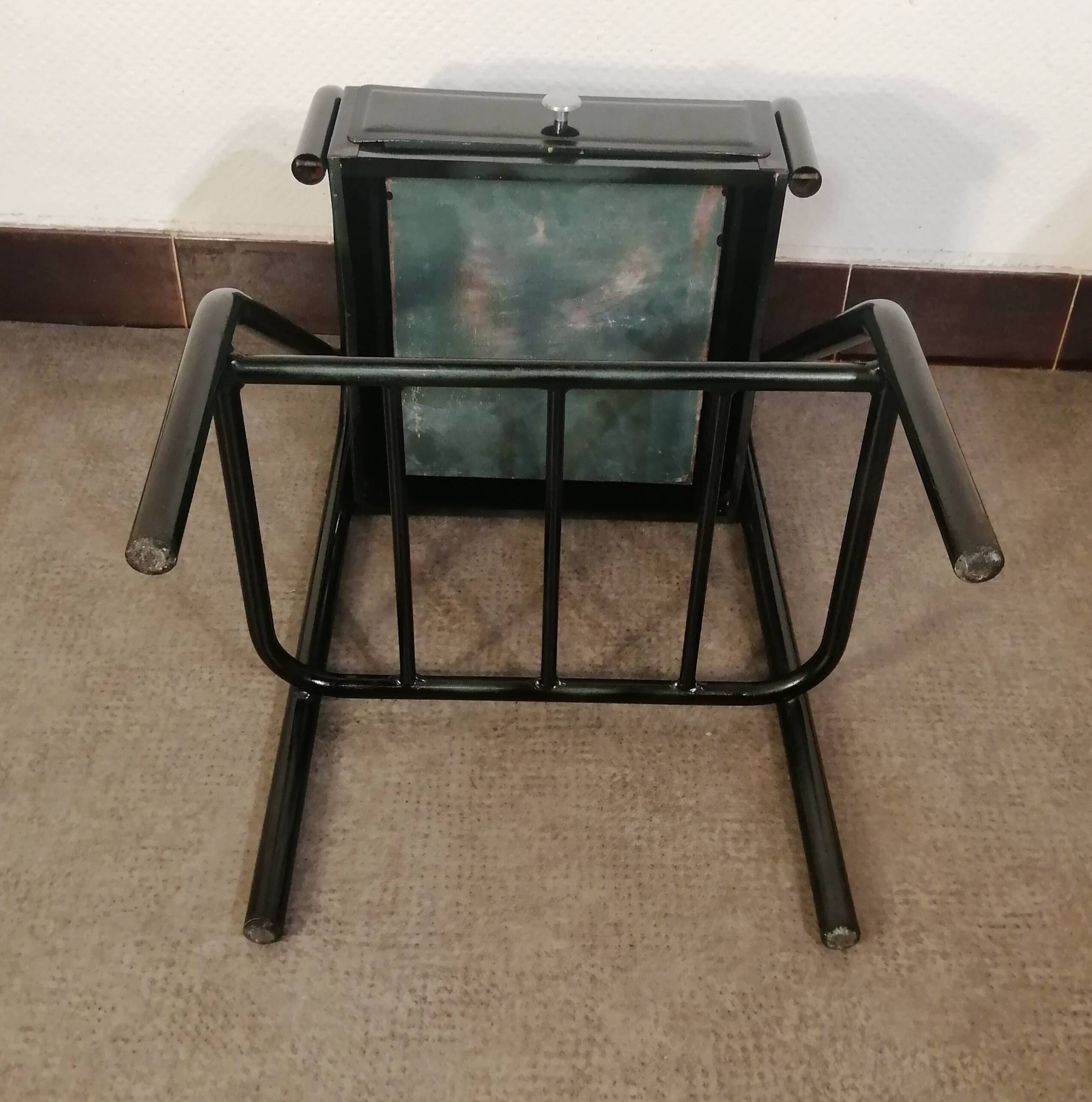 Design hospital/boarding school bedside table in vintage black metal 1920.