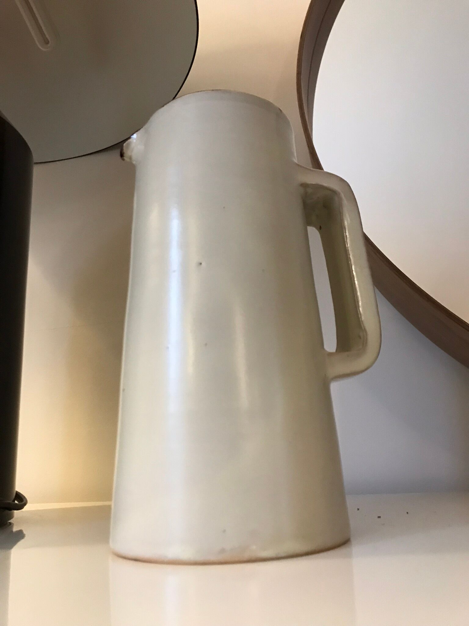 Sandstone jug white 1970