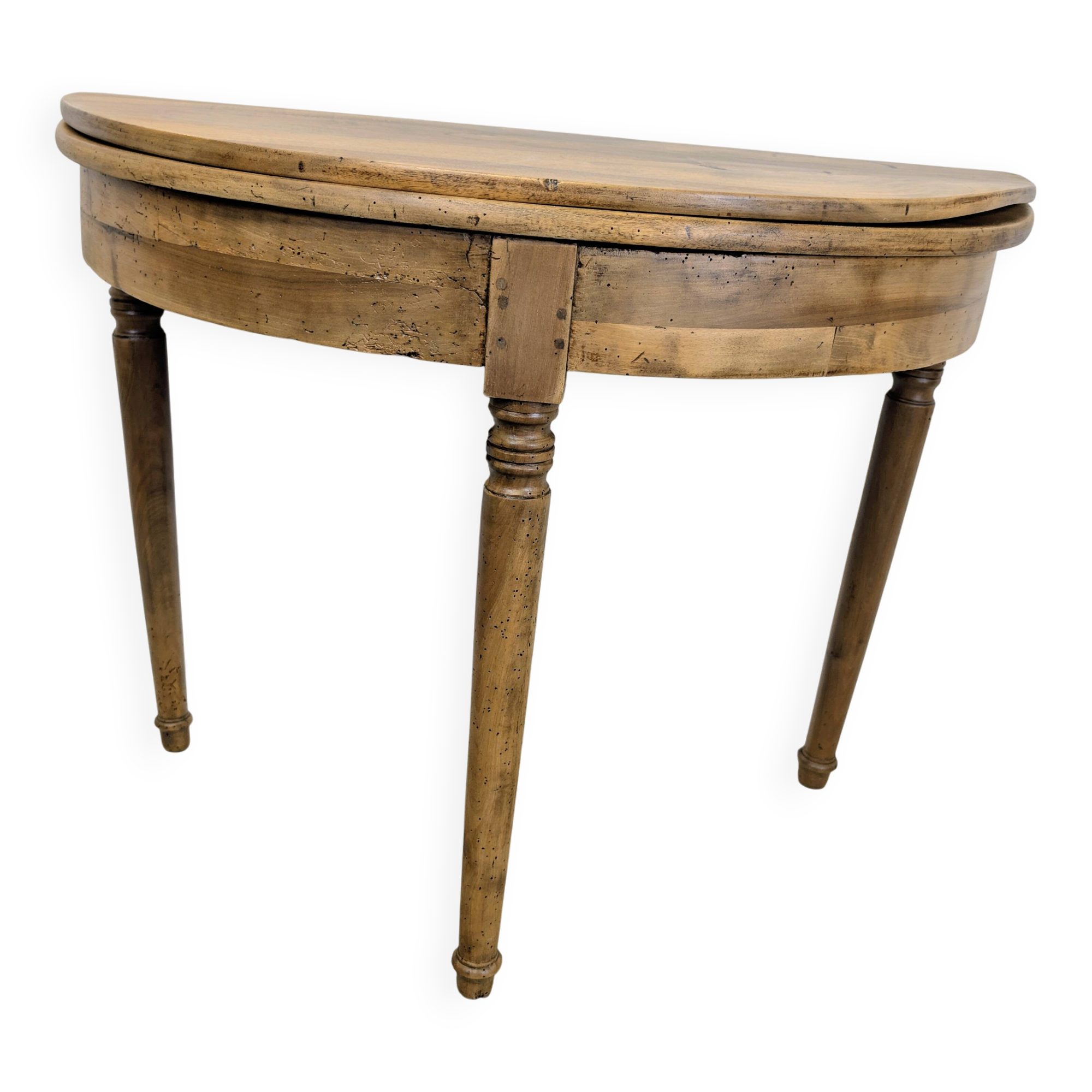 Half-moon table in walnut