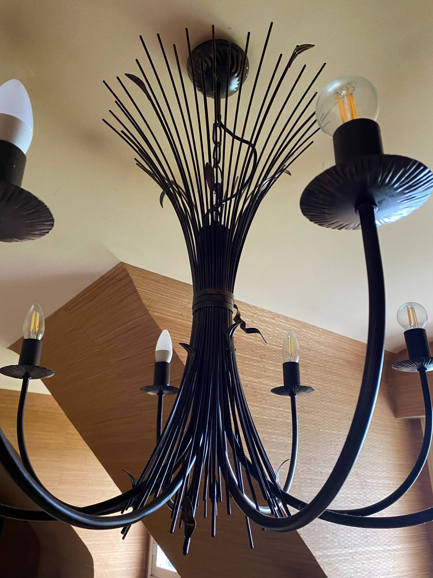 Grand lustre gerbe de ble en fer forge 8 feux