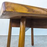 Table d'appoint moderniste en chêne par Jan Vaněk pour Krásná Jizba
