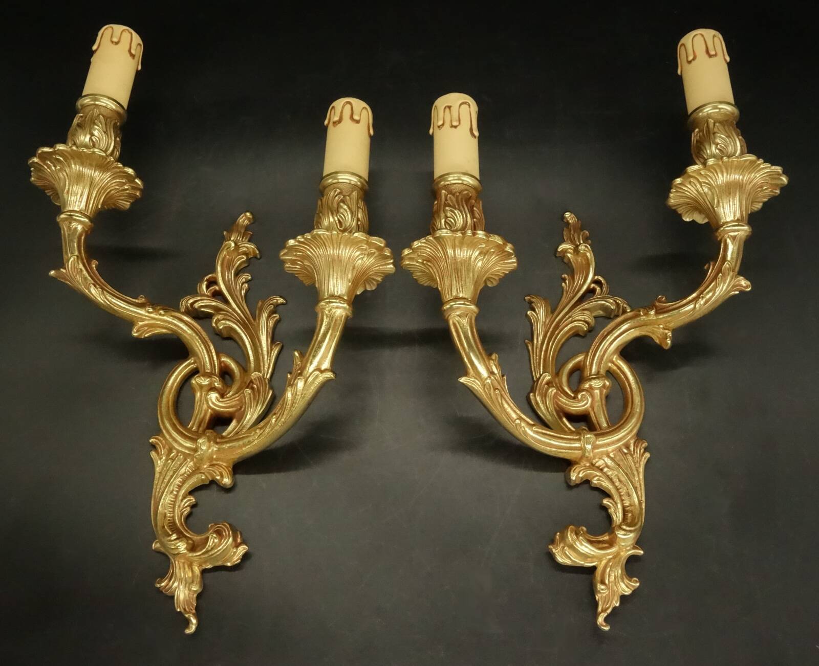 Grande paire d'appliques style Rocaille / Rococo / Baroque - bronze doré