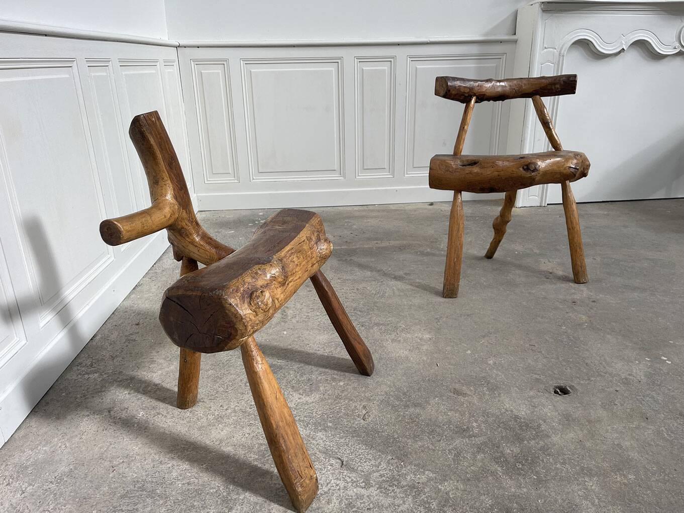 Paire de chaises en bois art populaire