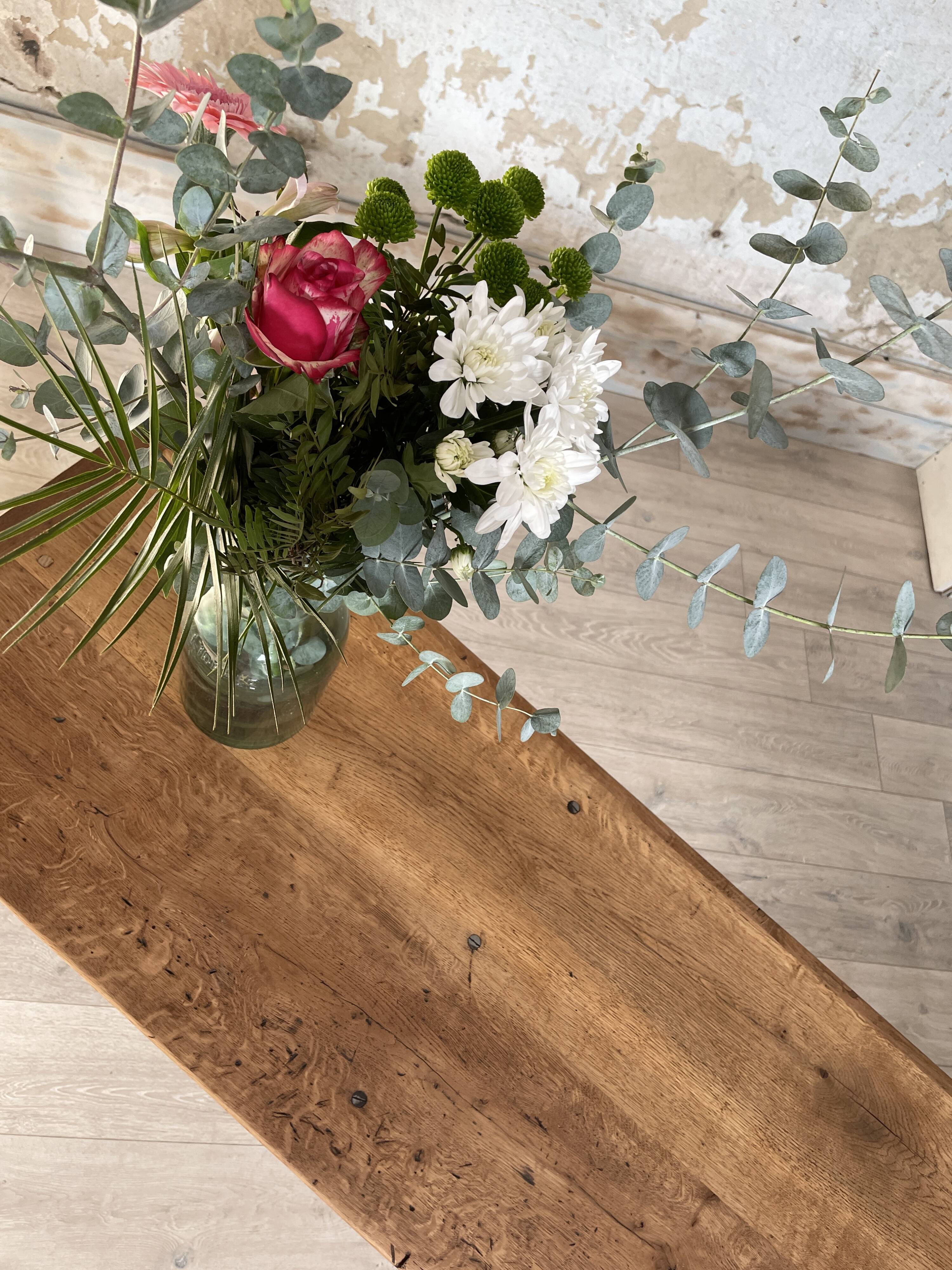 Console service in solid oak, circa 1900.