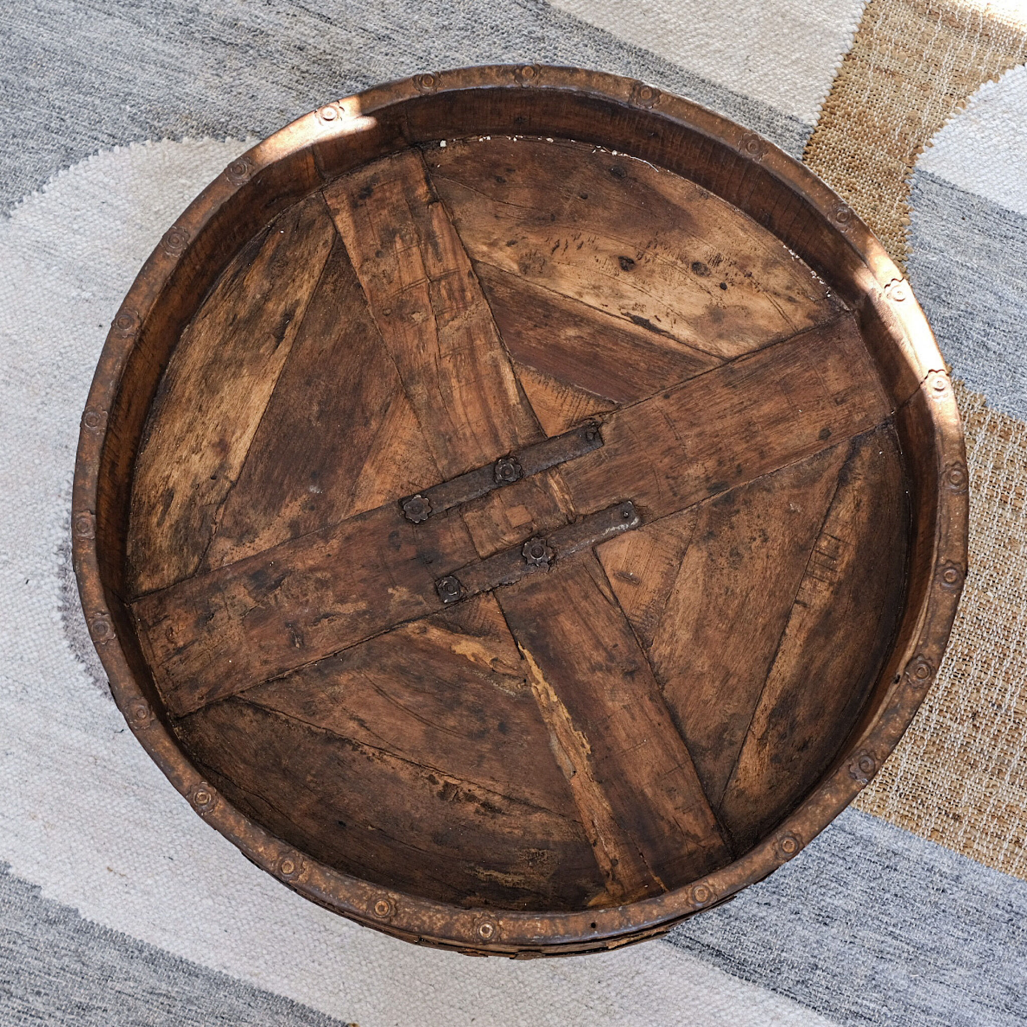 Chakki old coffee table