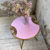 Table basse vintage en rotin rose