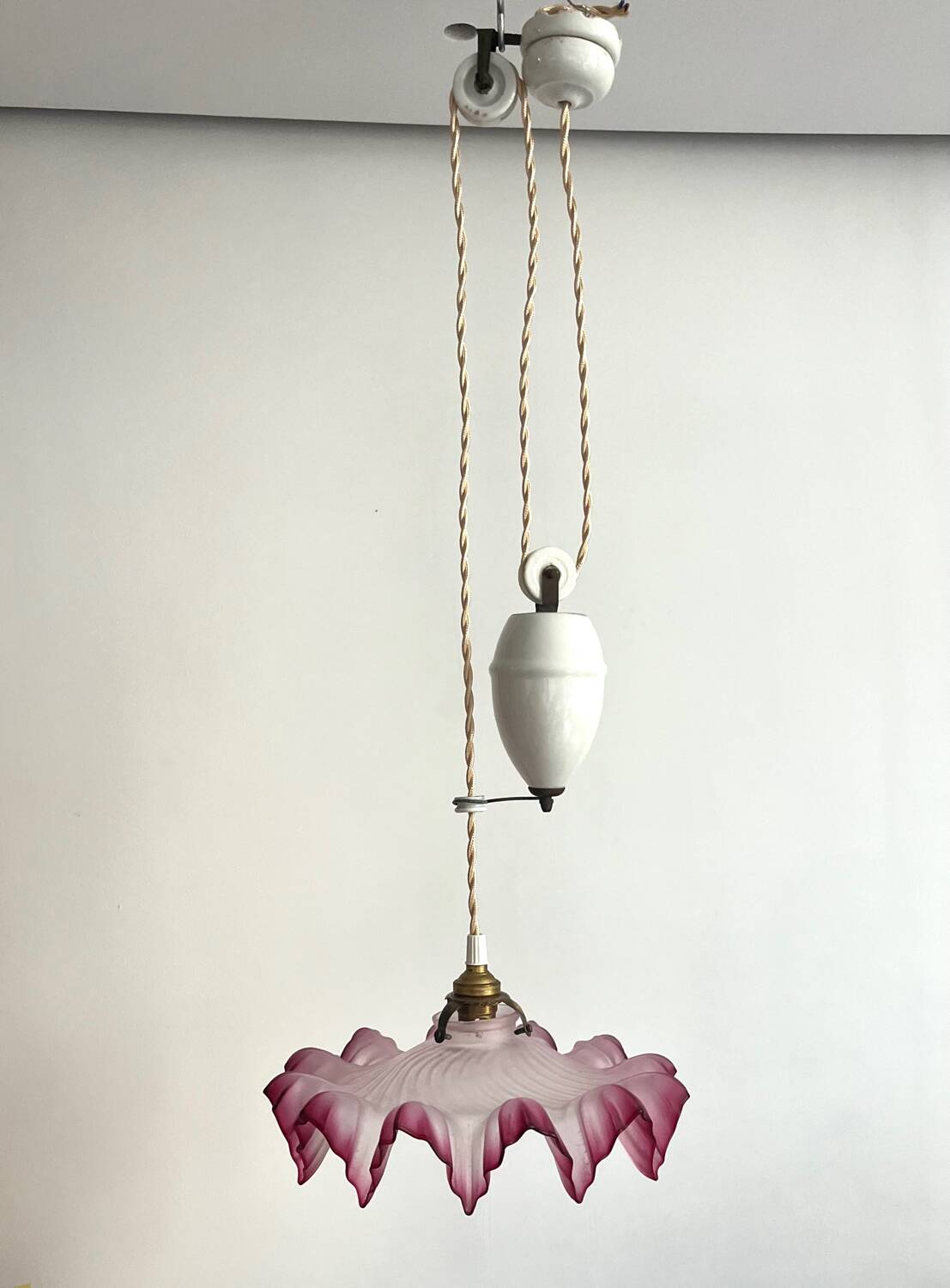 Opaline glass pendant light, frilly, rises and falls