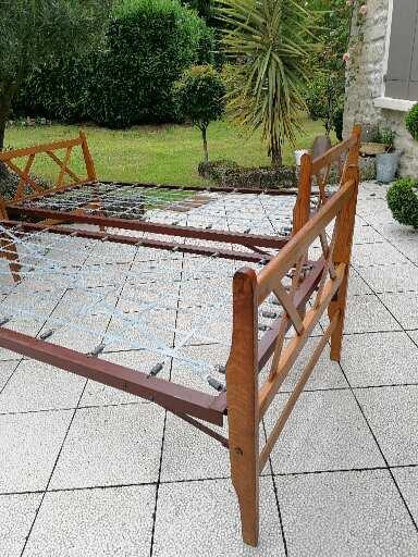 Vintage brace beds
