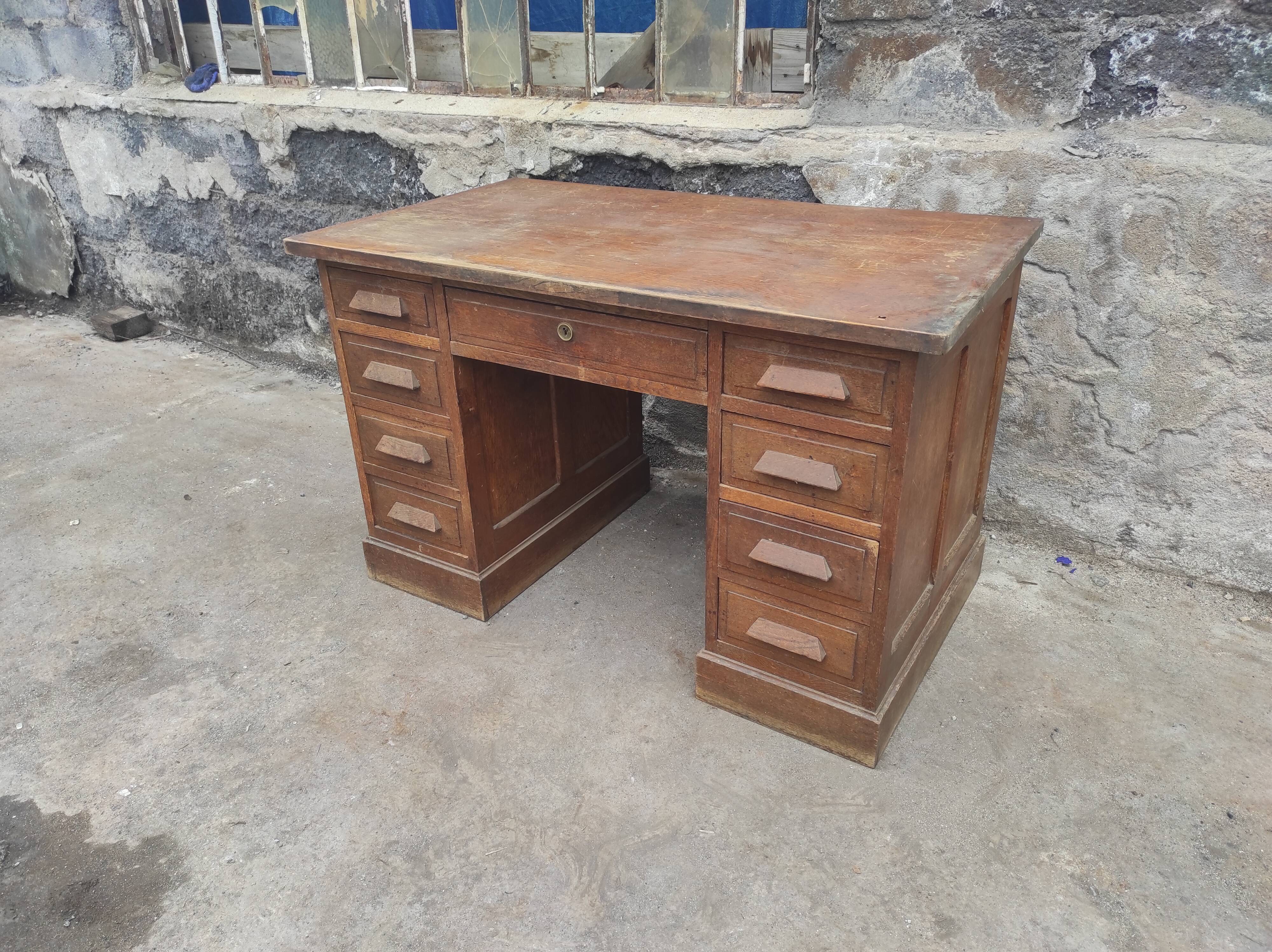 Bureau en chêne vintage ministre 2 caissons avec tiroirs années 40-50