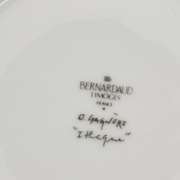 Suite de 6 assiettes à dessert en porcelaine de Limoges