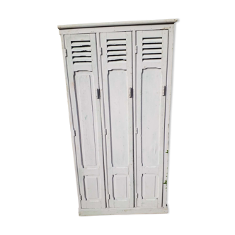 Wooden cloakroom