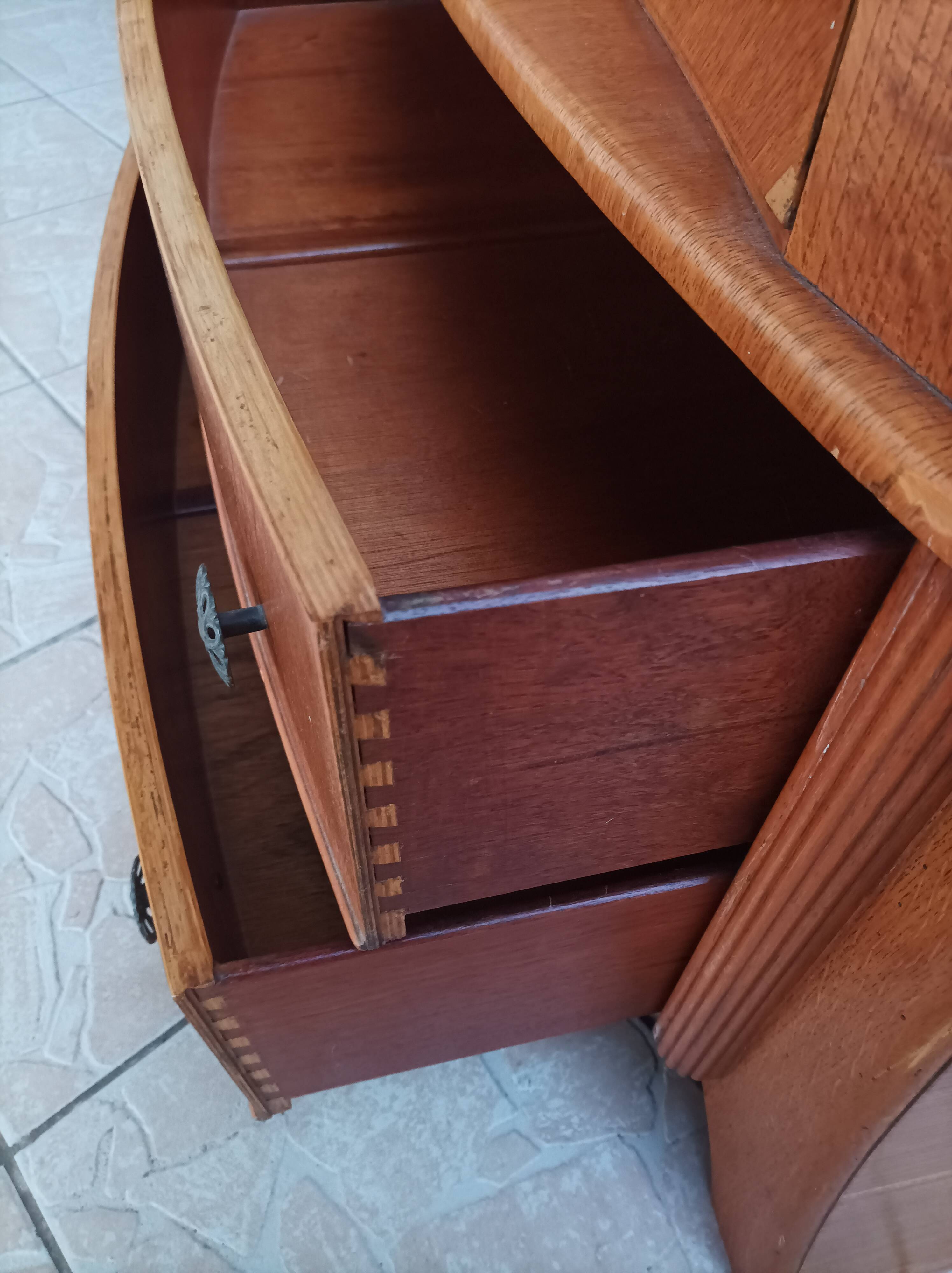 Austinsuite dressing table chest of drawers in Art Deco style oak 1960
