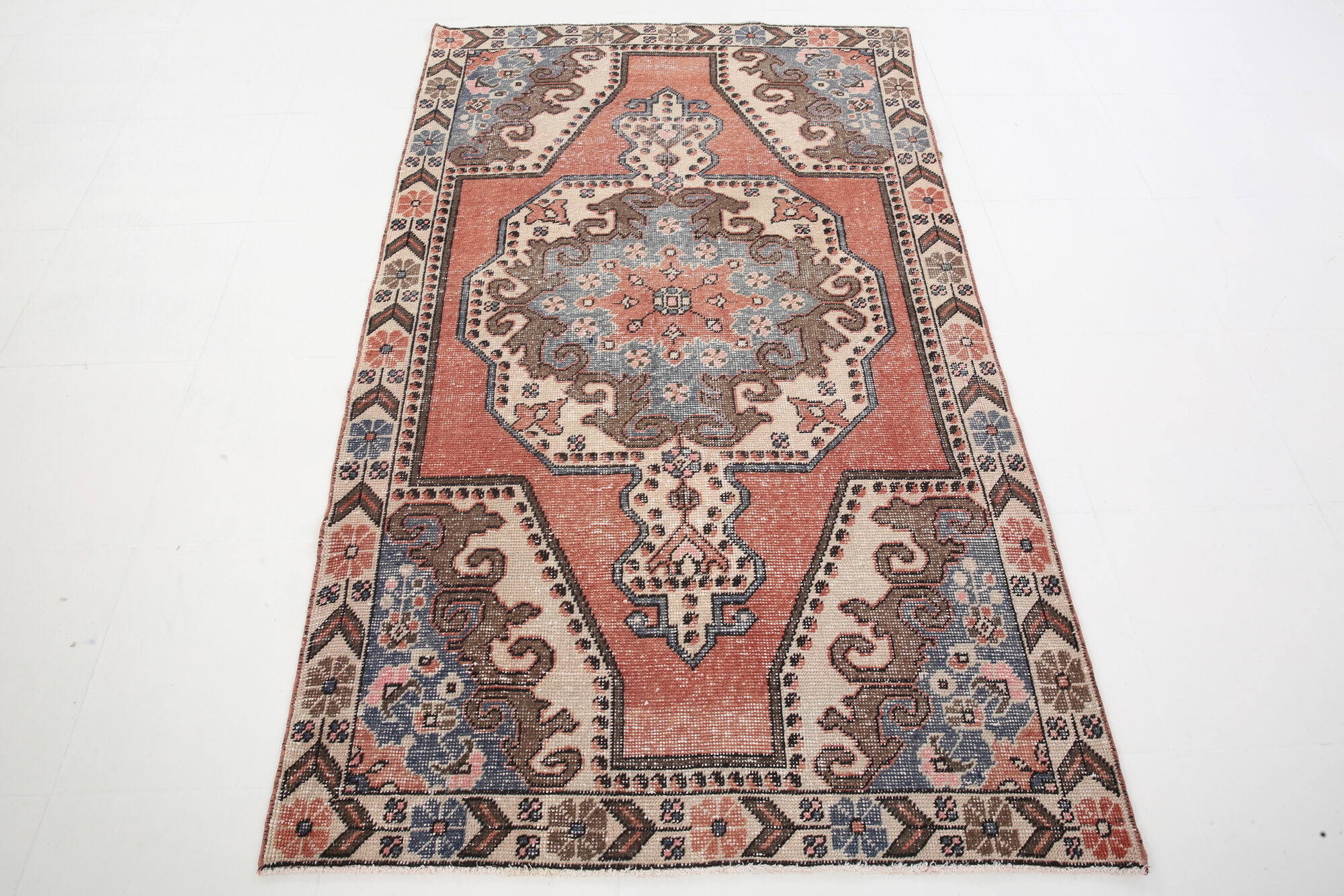 4x7 red & beige vintage rug, 122x207cm