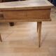 Petit meuble en bois tripode, design 1950