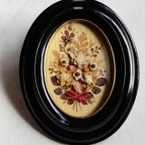 Oval frame dried flower