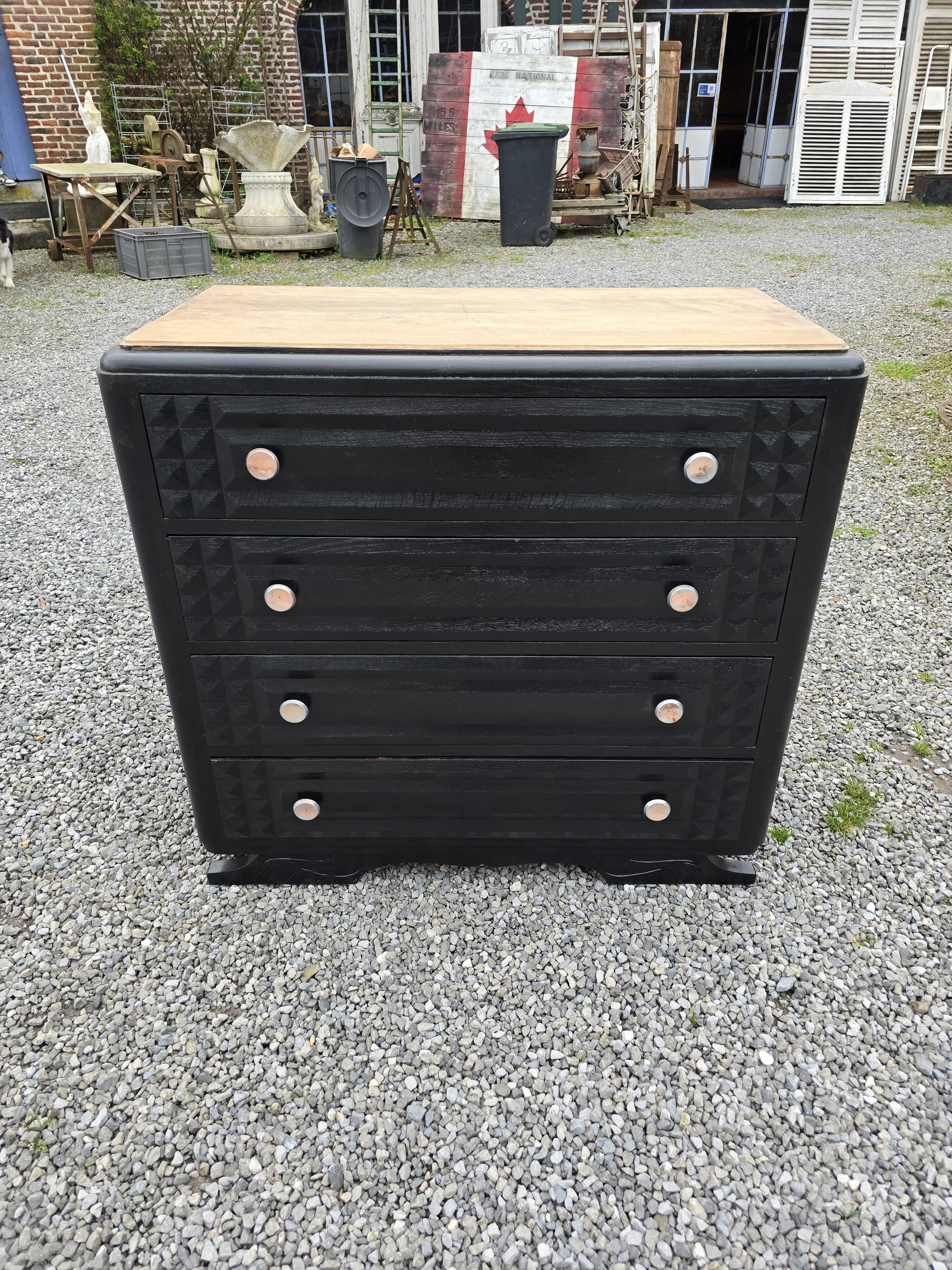 Art deco oak chest of drawers from the 50s revamp