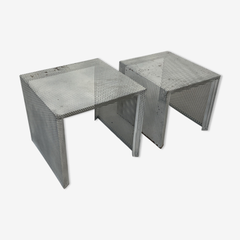 Set of two side tables