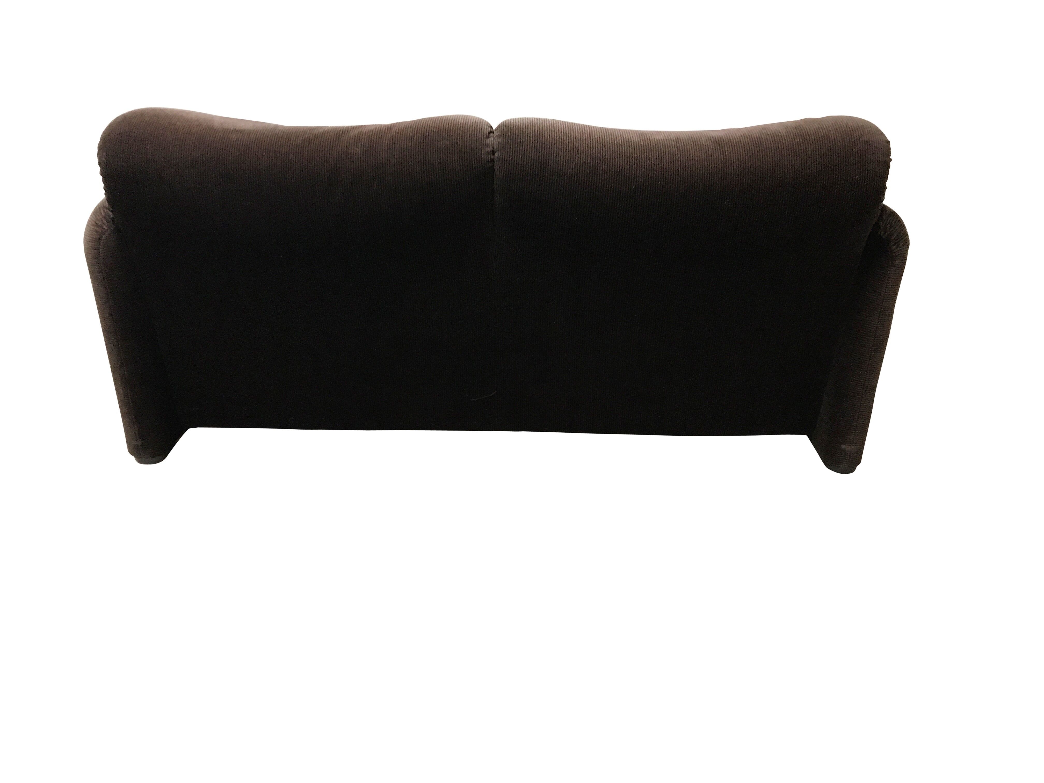 Maralunga sofa by Vico Magistretti for Cassina, 1973