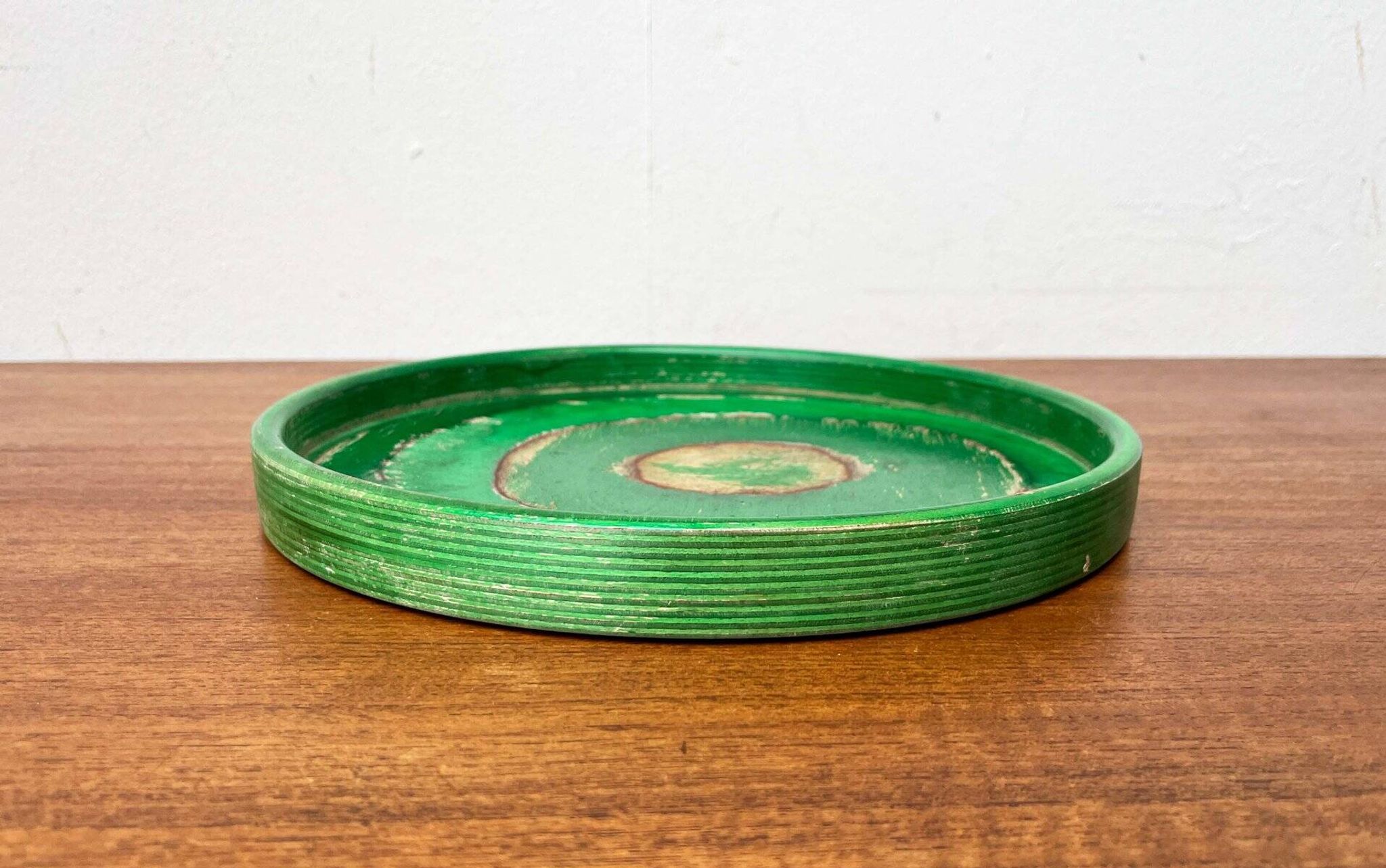 Modern mid-century bowl in wood by Paavo Asikainen, Finland, 1960s.