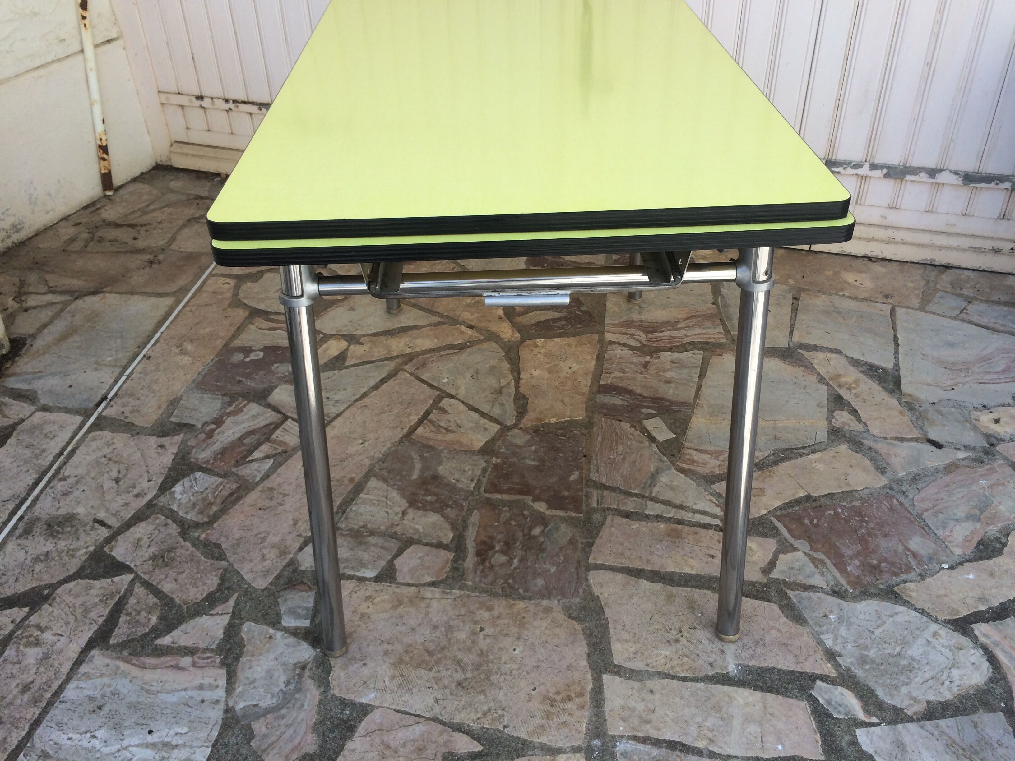 Plastilux yellow formica table with extensions 50s