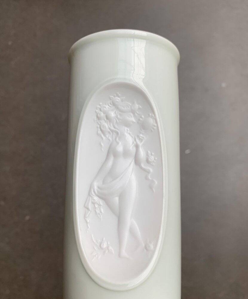 White porcelain vase from mid-century by Bjørn Wiinblad for Rosenthal.