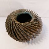 ball vase with twisted fins