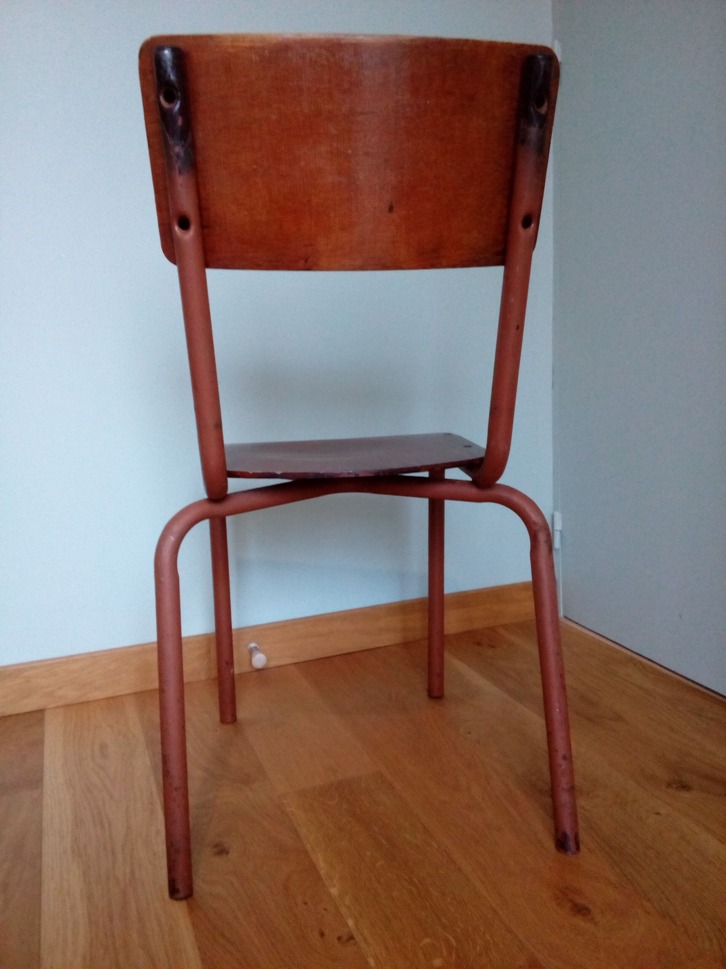 adult school chair