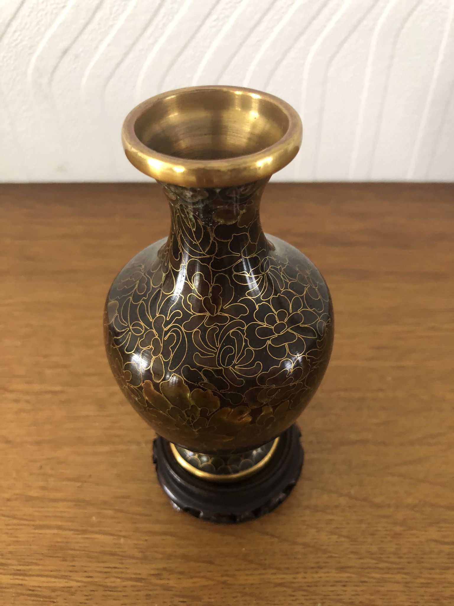 Chinese cloisonné vase in brass on wooden base floral motifs
