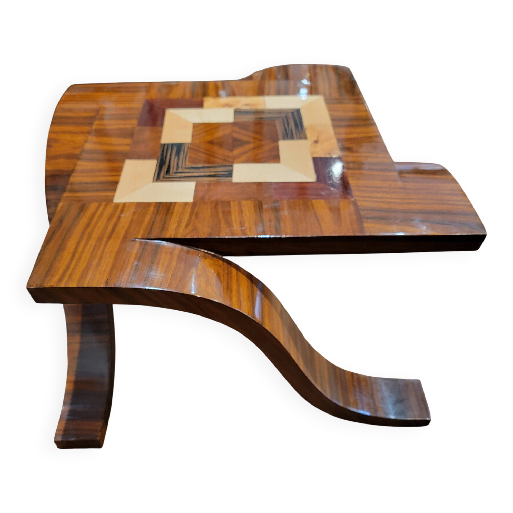 Table basse de forme carré en bois marqueté