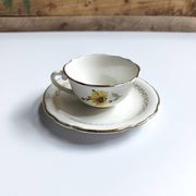 Set of 8 vintage cups with saucers Gien daisies.
