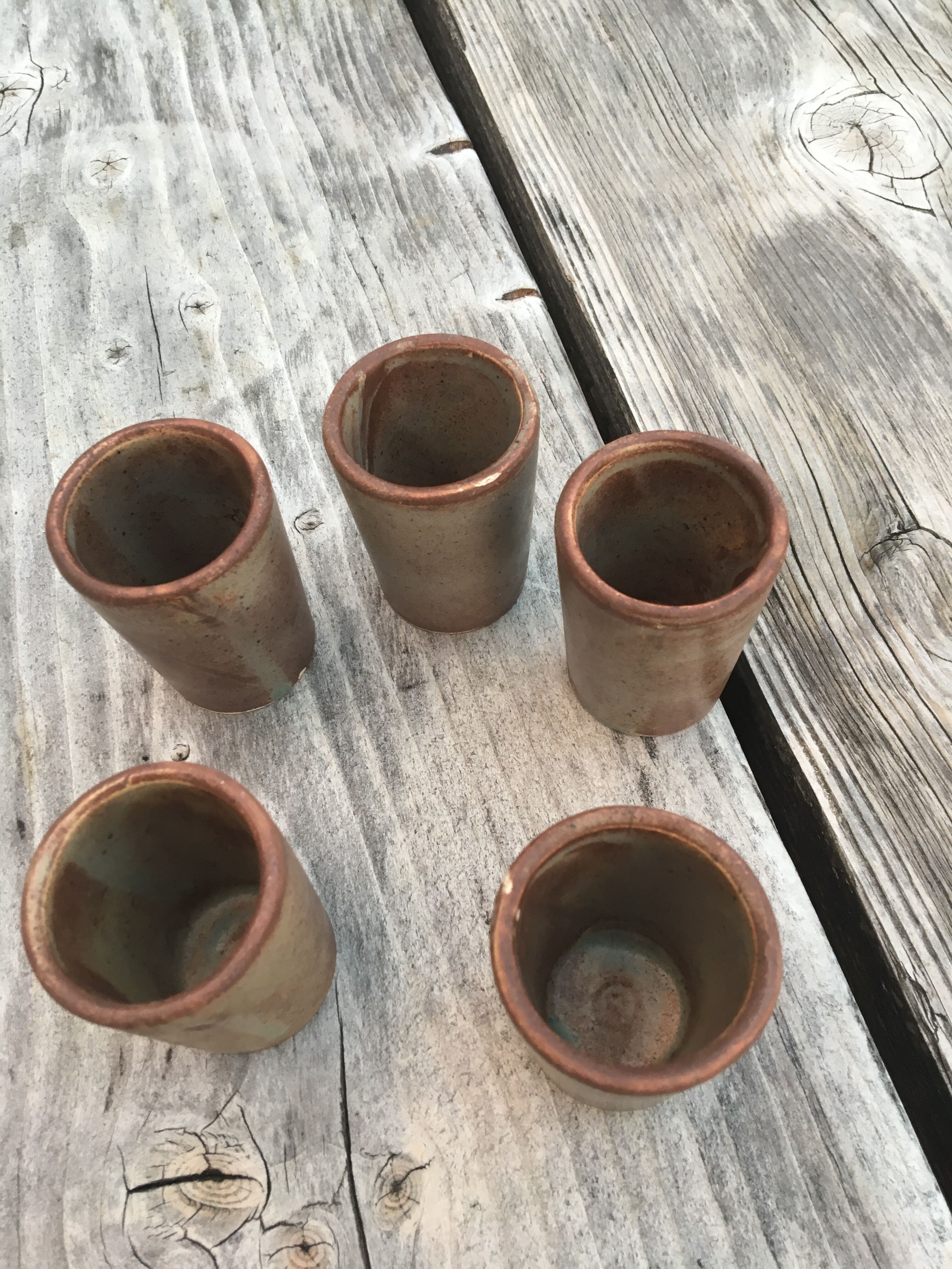 Lot de 5 gobelets en grès