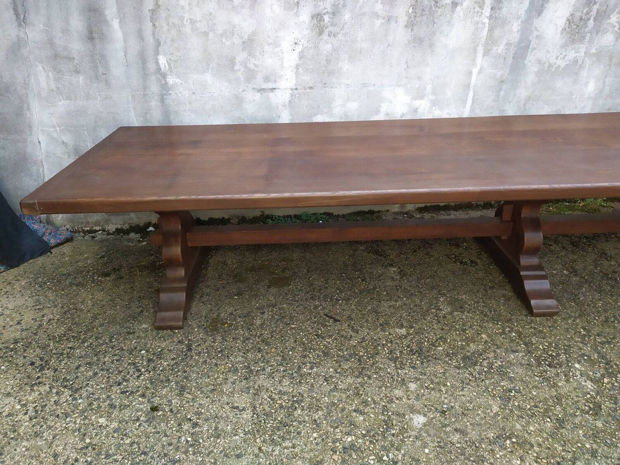 Table de conférence monastère chêne
