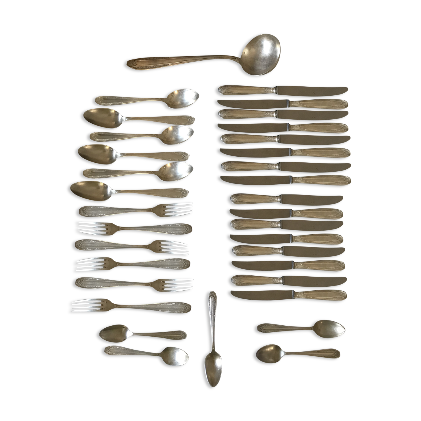 Art deco silver metal covers 34 pieces