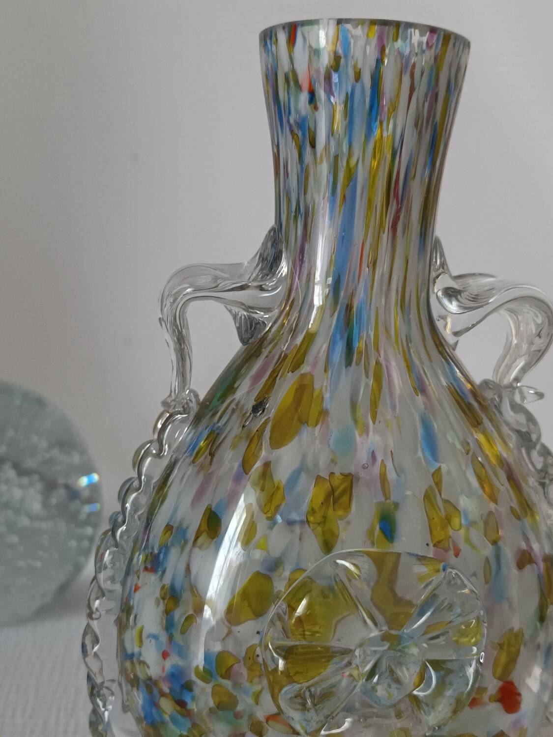 Vase d'art marmoréen vintage