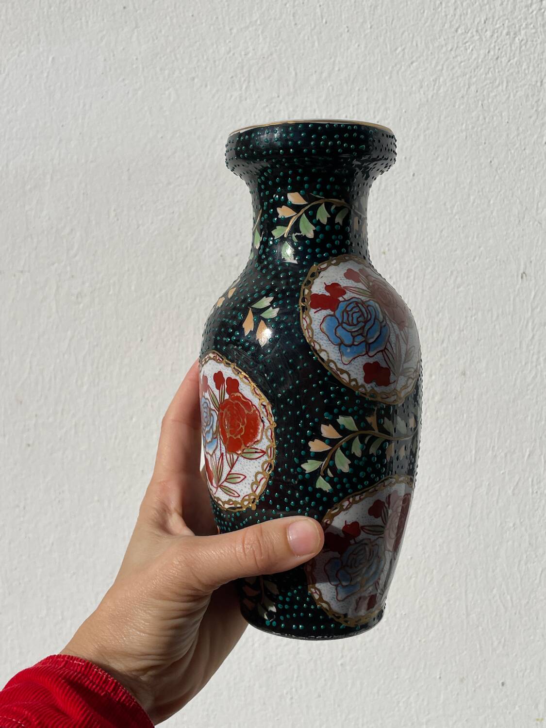 Asian vase in black ceramic with floral decoration
