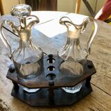 Oiler / vinegar maker with servant
