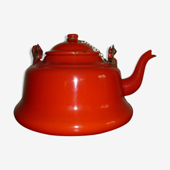 Red kettle