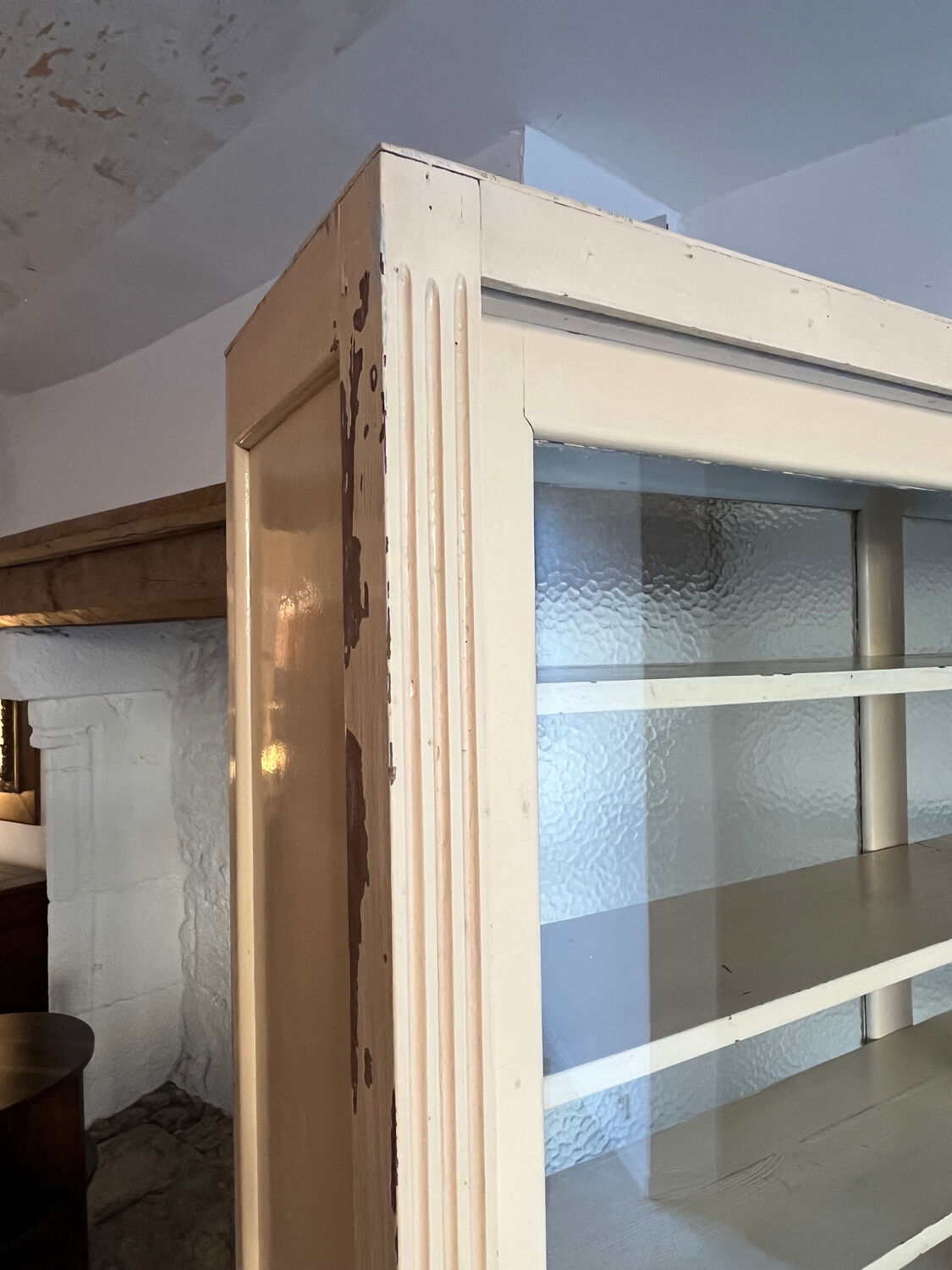 Display cabinet for shop